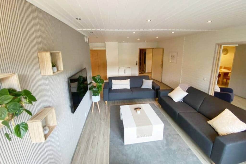 Lake View - Living Room