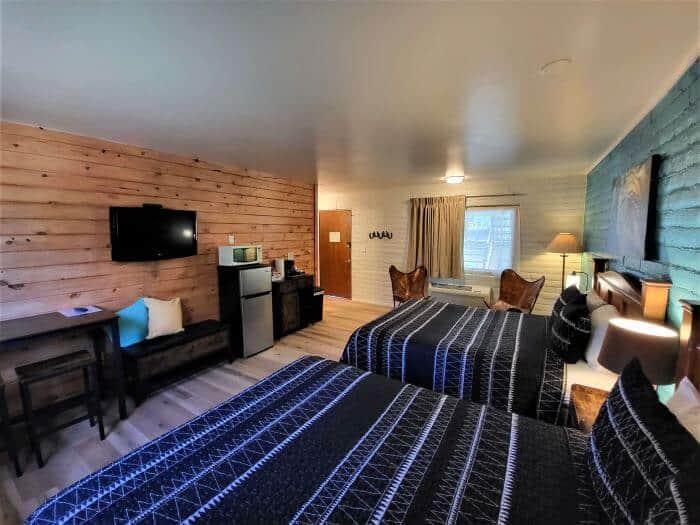 Double queen room
