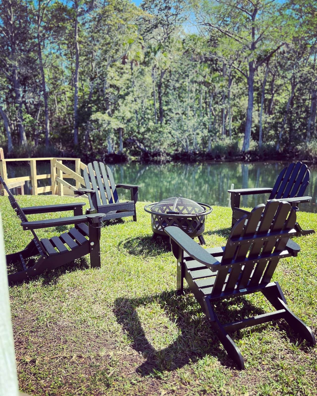 Gather around the riverside fire pit for s’mores and great conversation