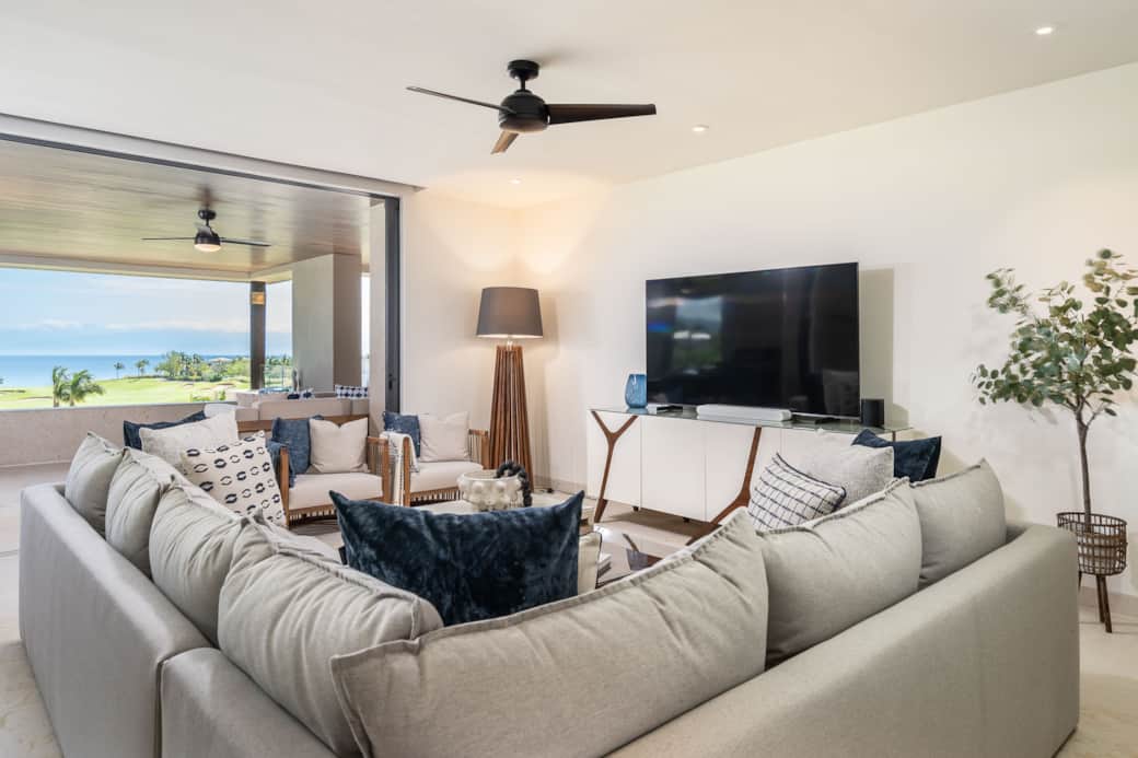 Tau-622-Punta-Mita-Living Water View