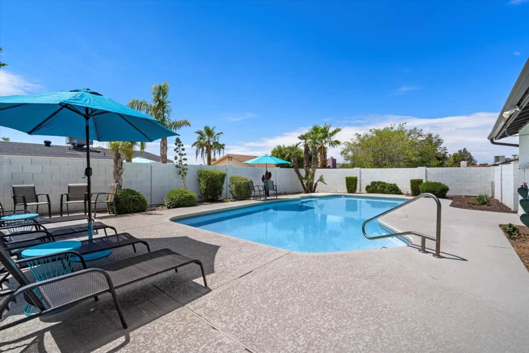 Turquoise House North Large Pool - Perfect Place to Unwind with Family and Friends