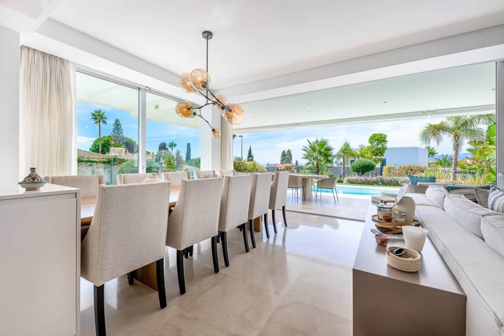 Table in the living room 