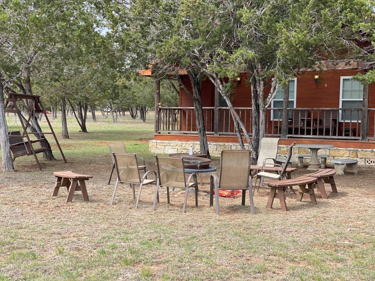 Secluded 3/2 Unit - Two-Sided Porch