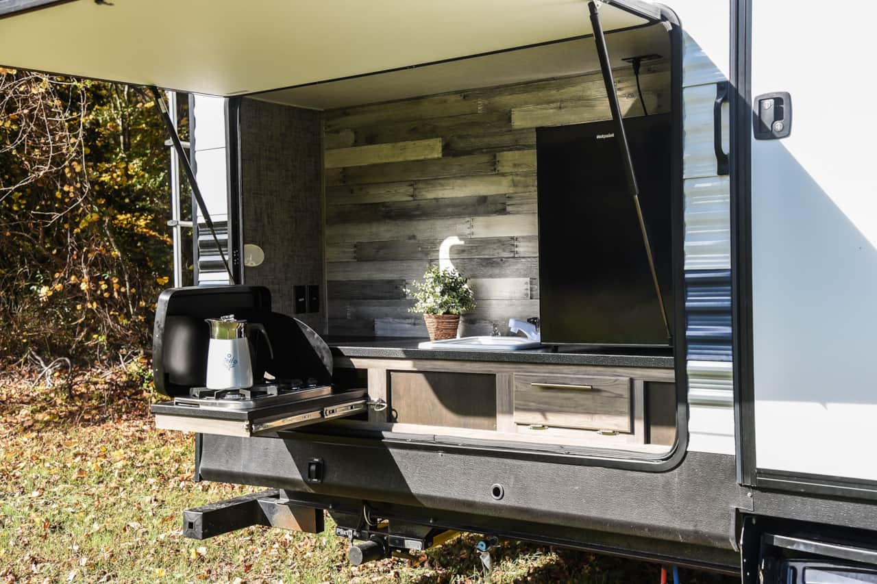 outside kitchen