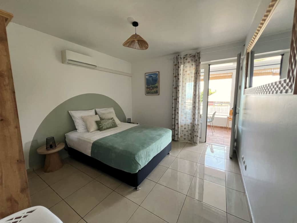 CHAMBRE 1 - ACCES VARANGUE