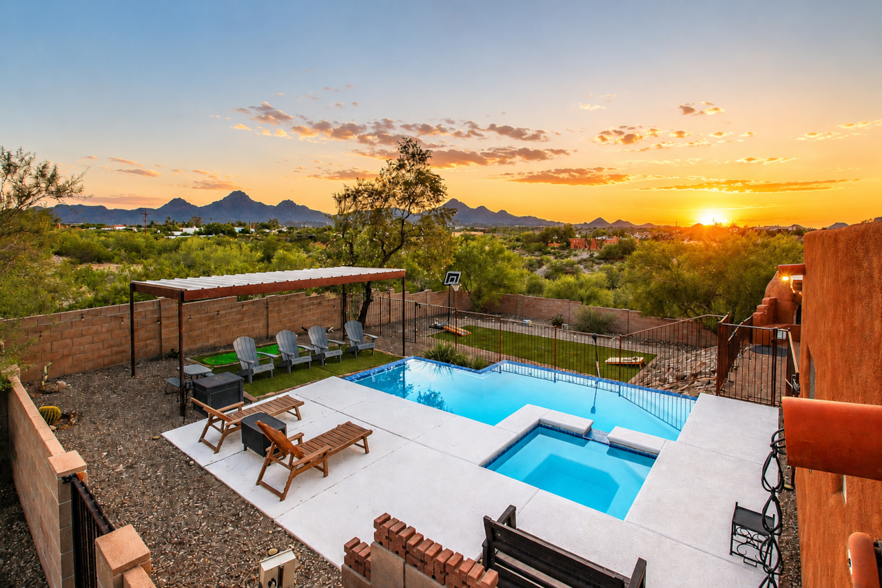 Beautiful pool and views 