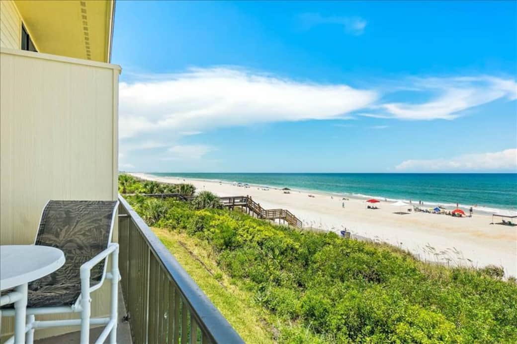 Beautiful, wide beaches! Not a single high-rise in sight. 