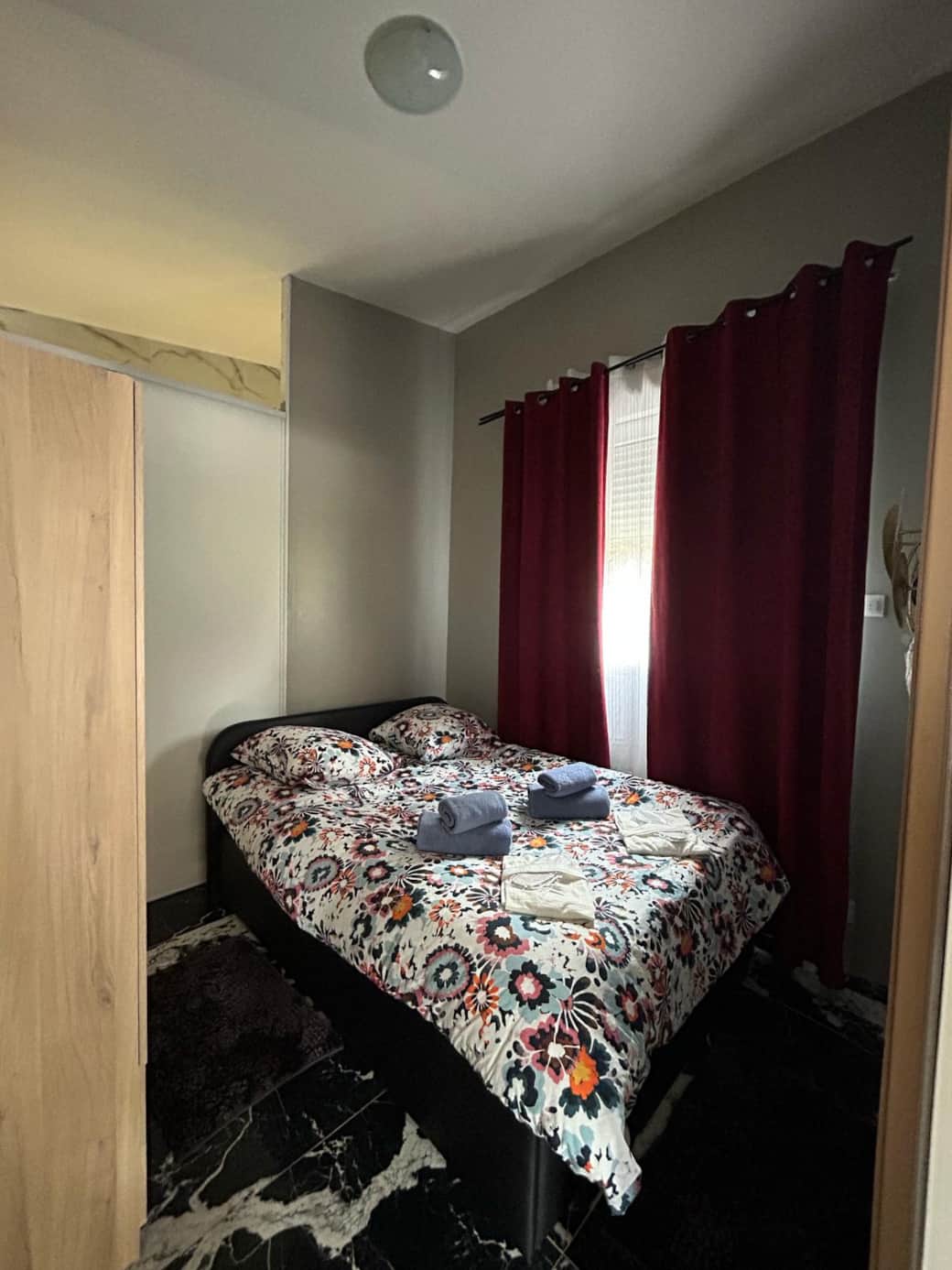 Chambre avec accée salle de douche