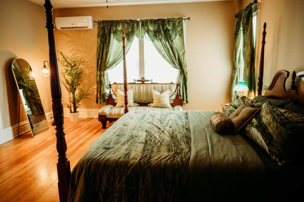 Emerald Suite - Bedroom Emerald Suite - Bedroom