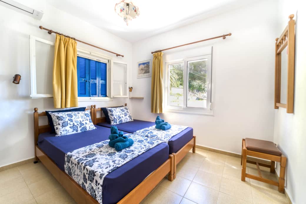 Bedroom with garden view