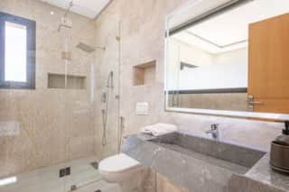 Villa Sanna, élégante avec piscine, jacuzzi & jeux — photo 30