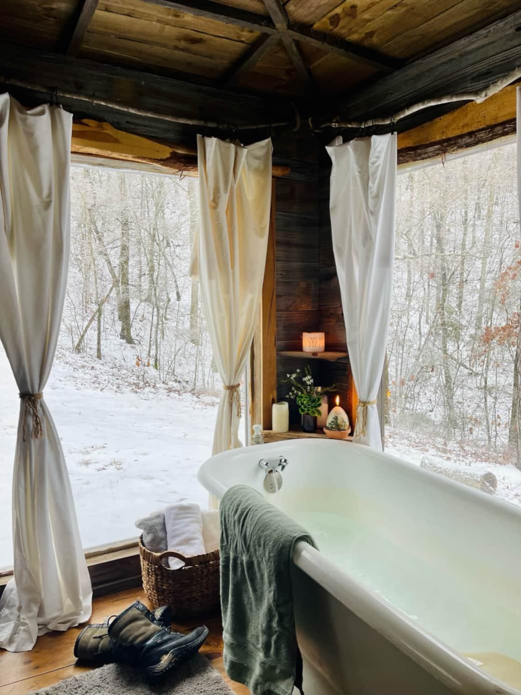 Downstairs bathroom with a view …don’t worry…no one can see you but the wildlife 😉 Downstairs bathroom with a view …don’t worry…no one can see you but the wildlife 😉