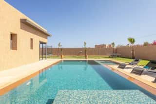 Villa Sanna, élégante avec piscine, jacuzzi & jeux — photo 6