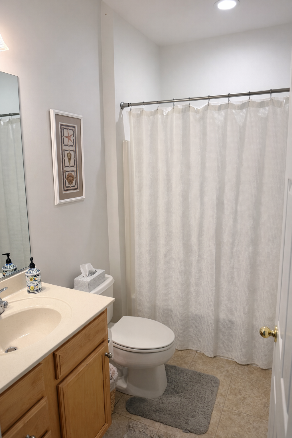 Downstairs Full Bath