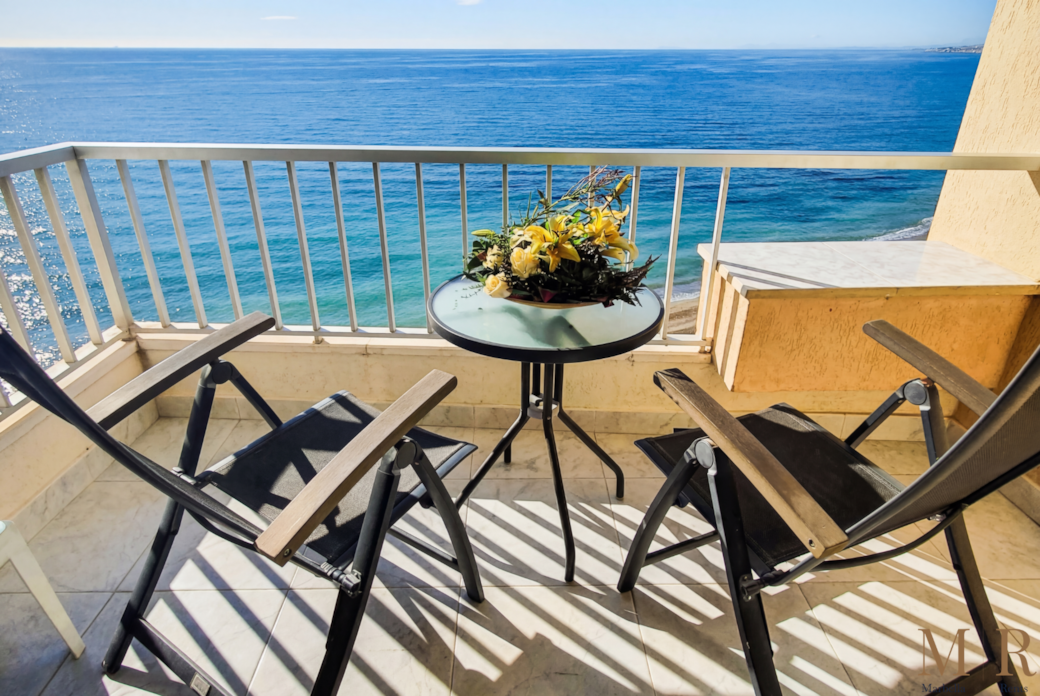 Private balcony with seaview.
