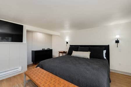 Room 5/Nehalem River Inn
