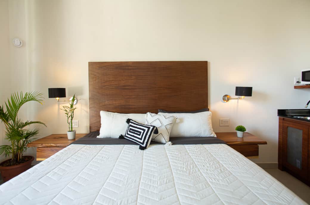 304 C King Bed 8Q9B7491