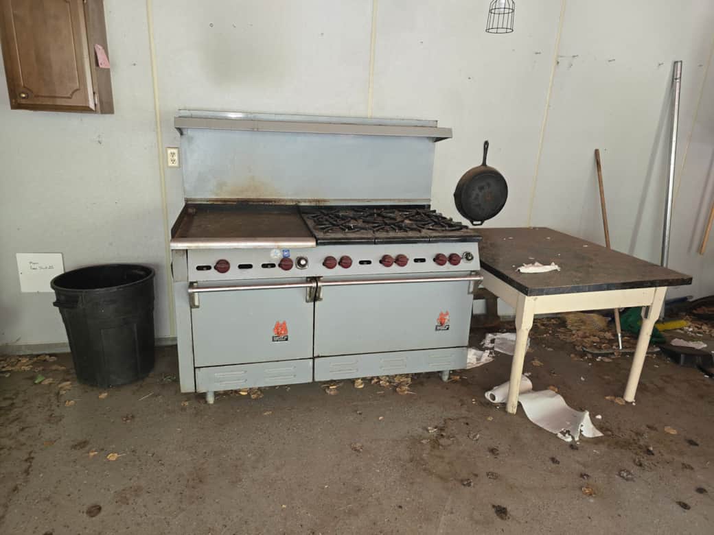 Pavilion cooking stove