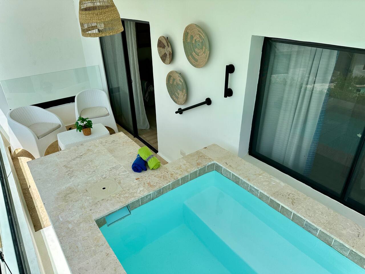 2 Bedroom Poolside Nest at ONA Residence Fast Wifi photo 3