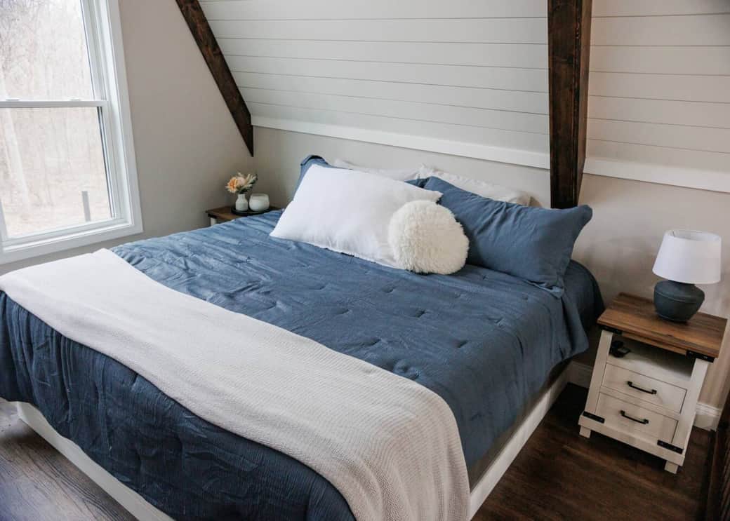 King size bed