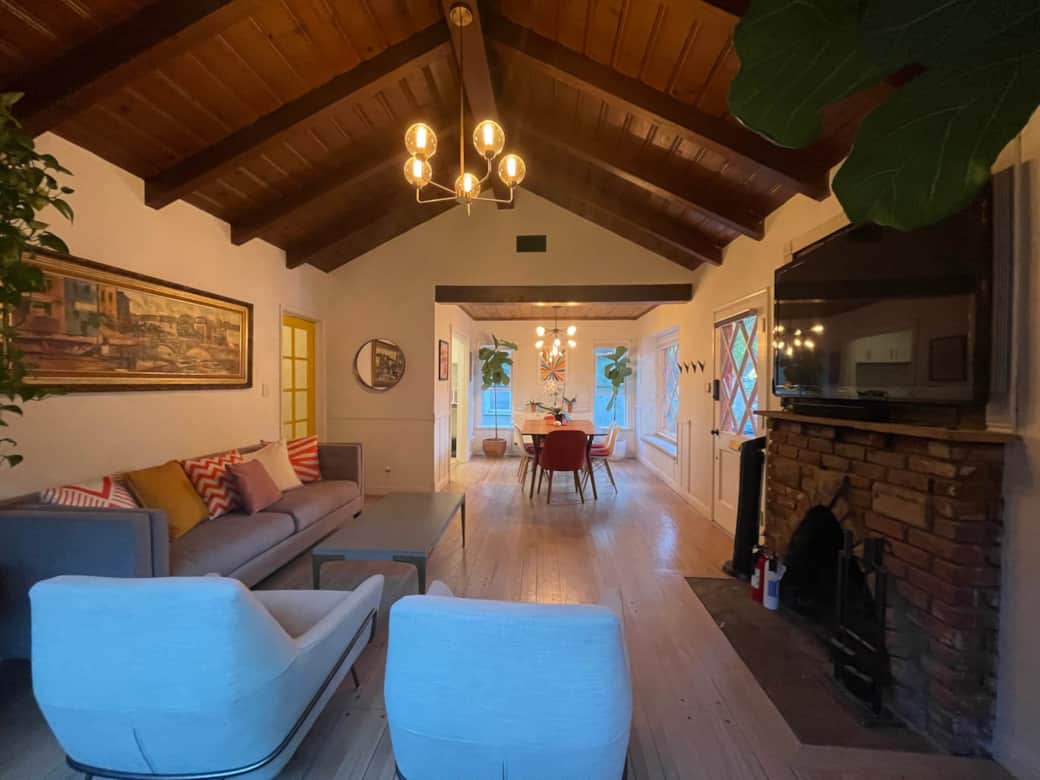 Living room/dining room