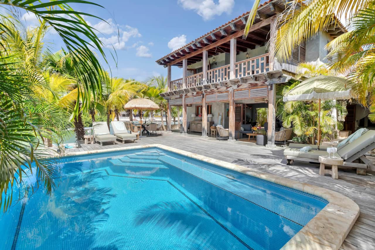Villa Paradiso luxury villa with private pool and sun loungers