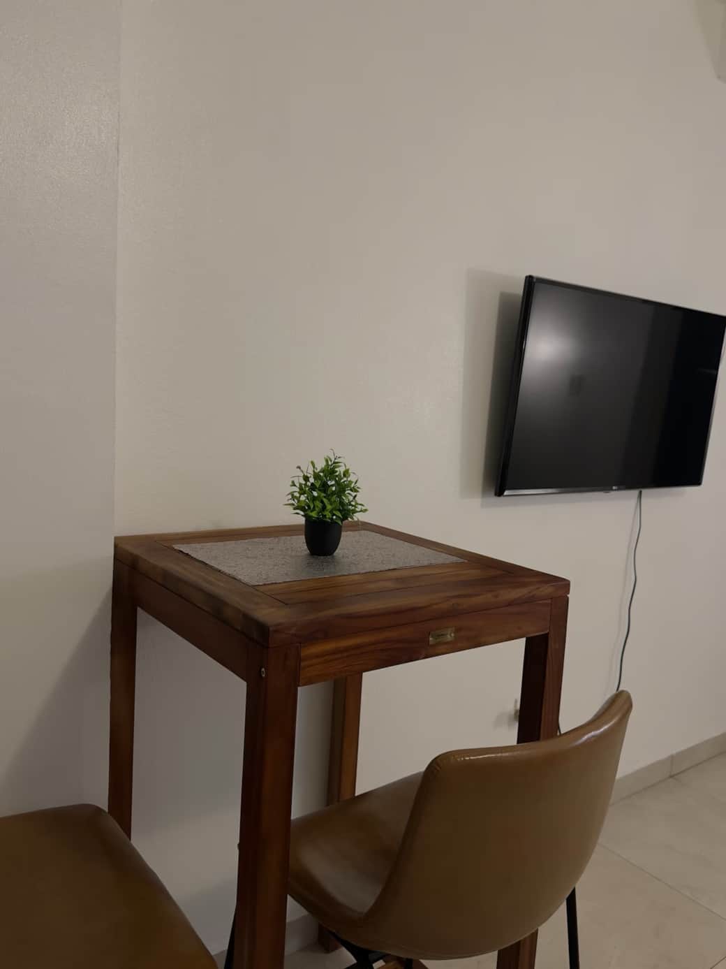 Dining Nook & TV Area