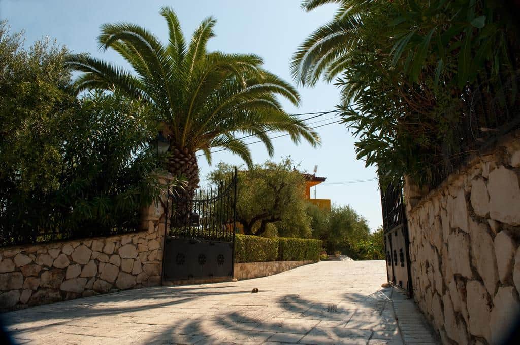 Ingang en oprit voor 3 auto's