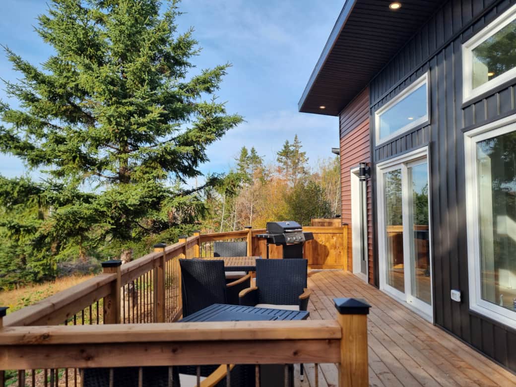 Generous private deck, perfect for outdoor dining over a morning coffee or BBQ. 