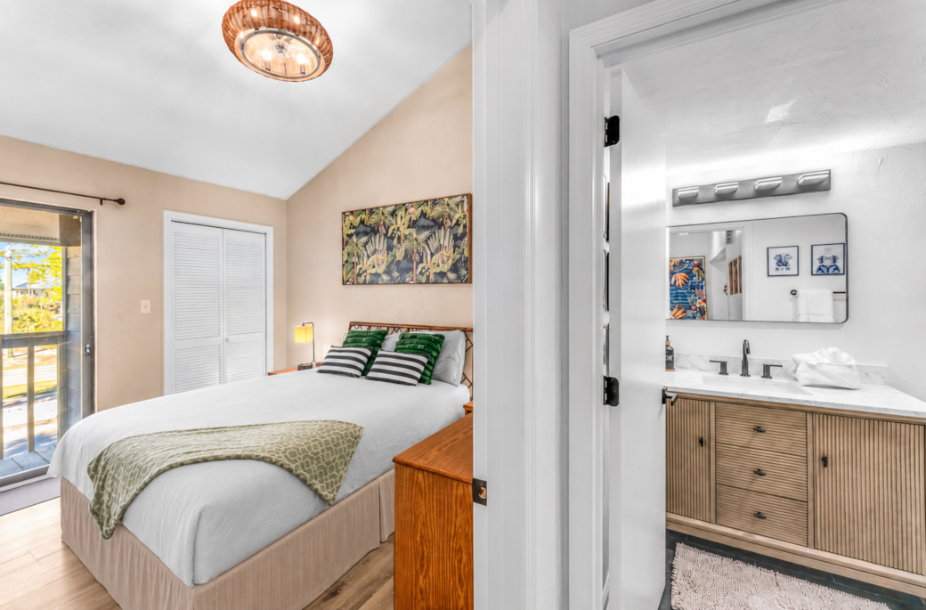 Escape to the jungle-themed queen room, plus a fun black-and-white animal bathroom-Playful & cozy
