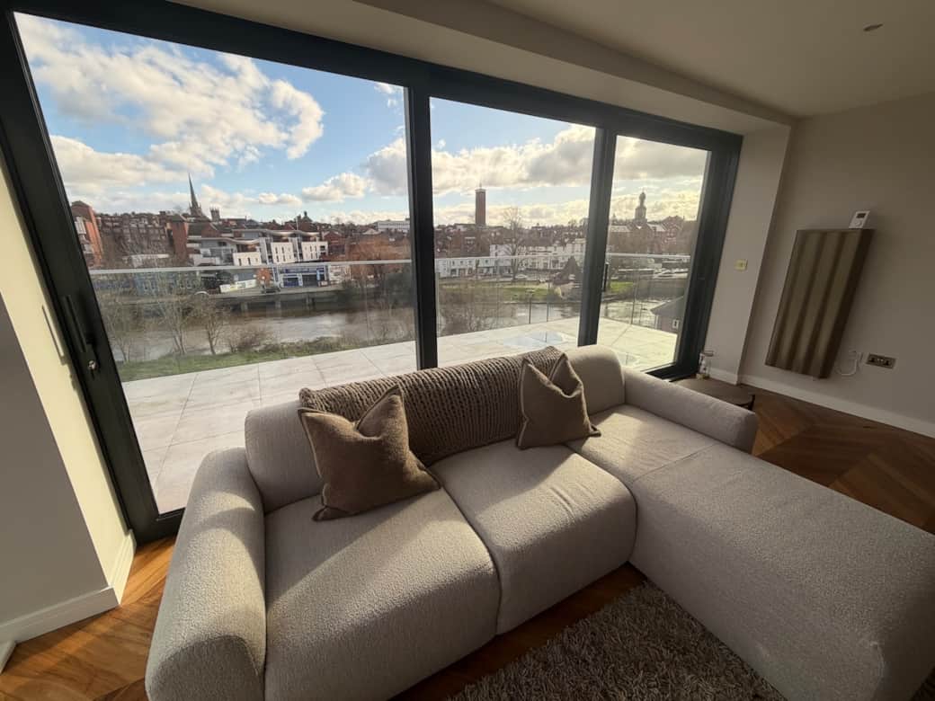 Penthouse Lounge on top floor with Terrace and River Views