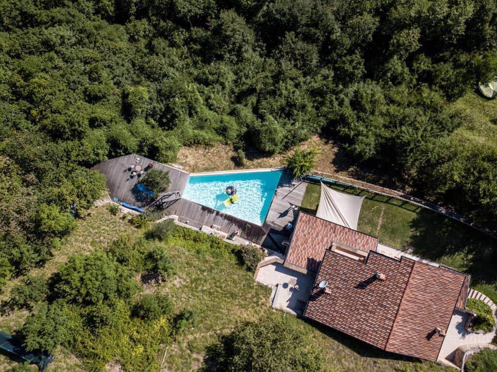 Haus mit Pool von "oben" Haus mit Pool von "oben"