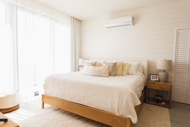 Master bedroom Master bedroom