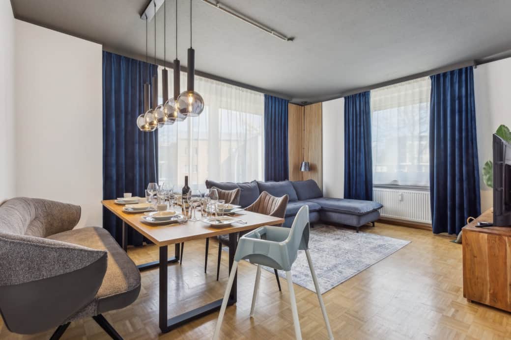 Wohnzimmer mit Essplatz