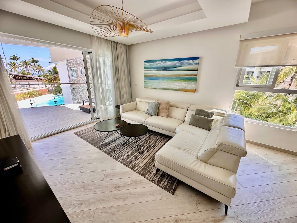 Spectacular 3 bedroom Ocean-view condo