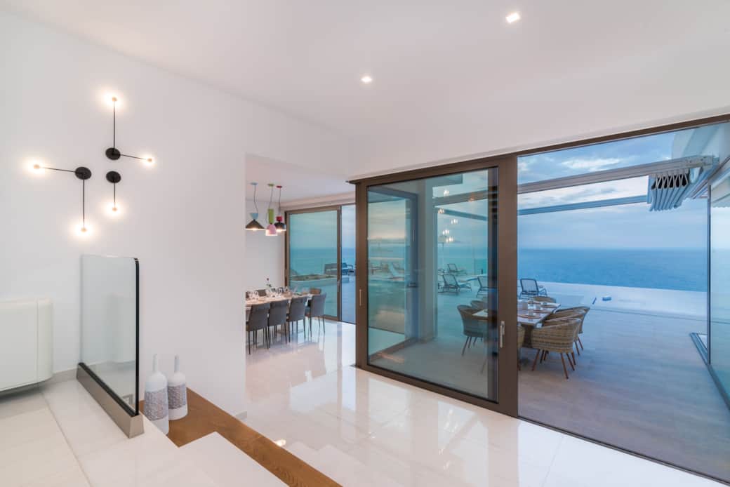 E92029D8 567E 46FD 8B3D CEA5D44112FD