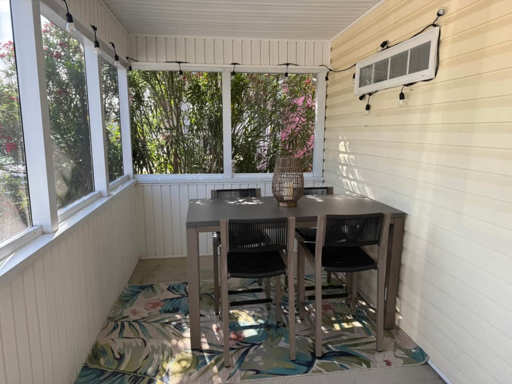 Lanai table during the day. Lanai table during the day.
