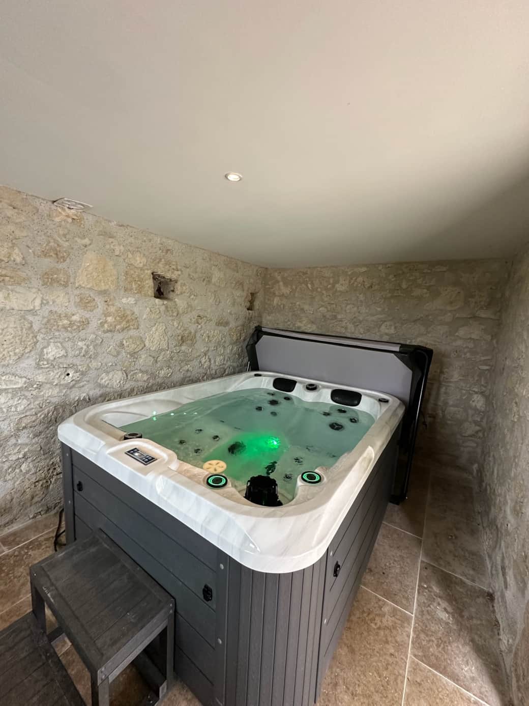 Le joli jacuzzi.