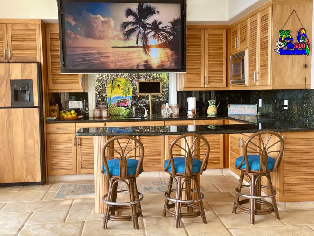 Lanai bar with fold down big screen TV Lanai bar with fold down big screen TV