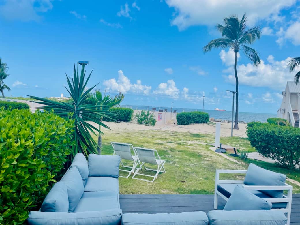 NBBC SXM Coté Mer terrasse