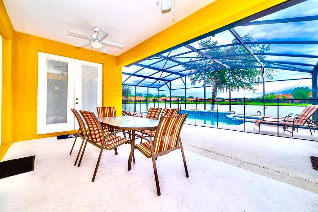 The covered lanai allows al fresco dining