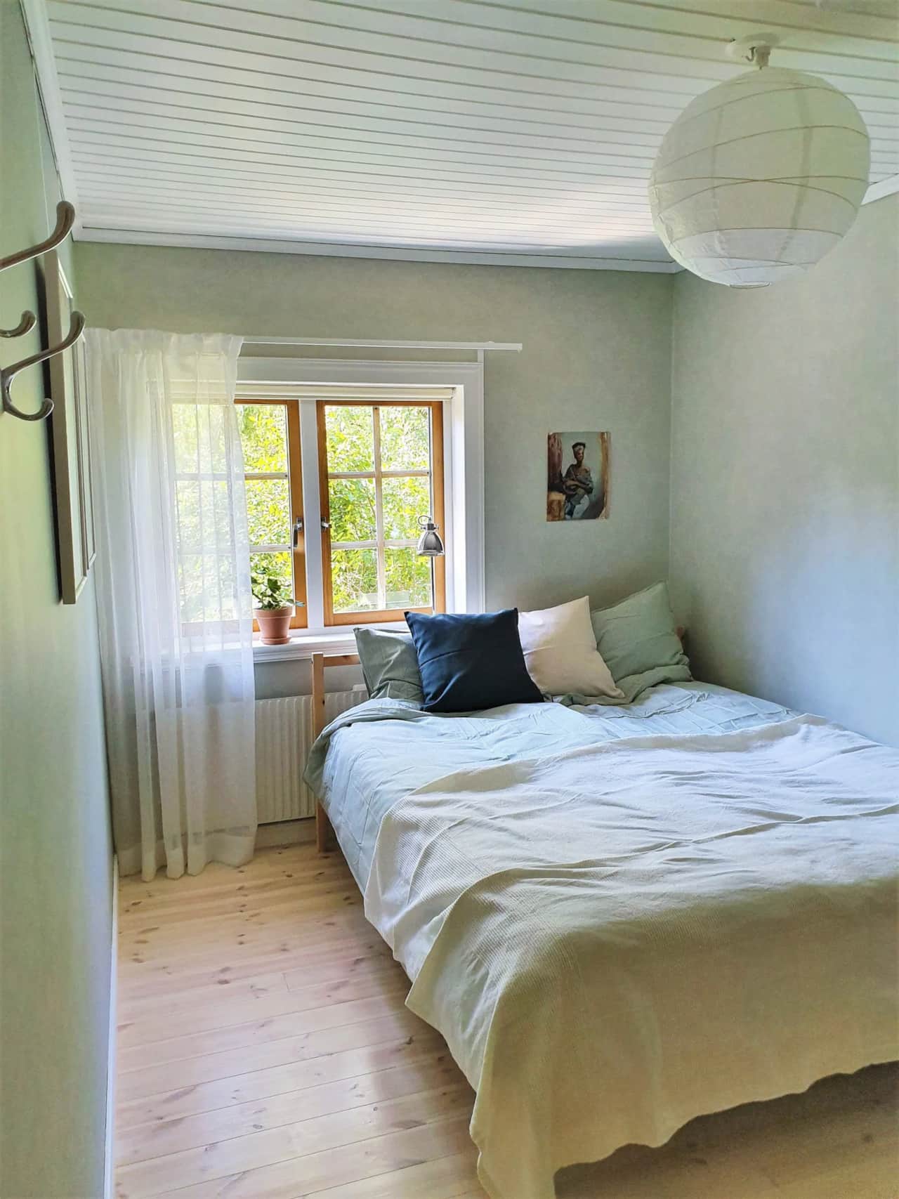 Green room - Double bed for two (2) persons