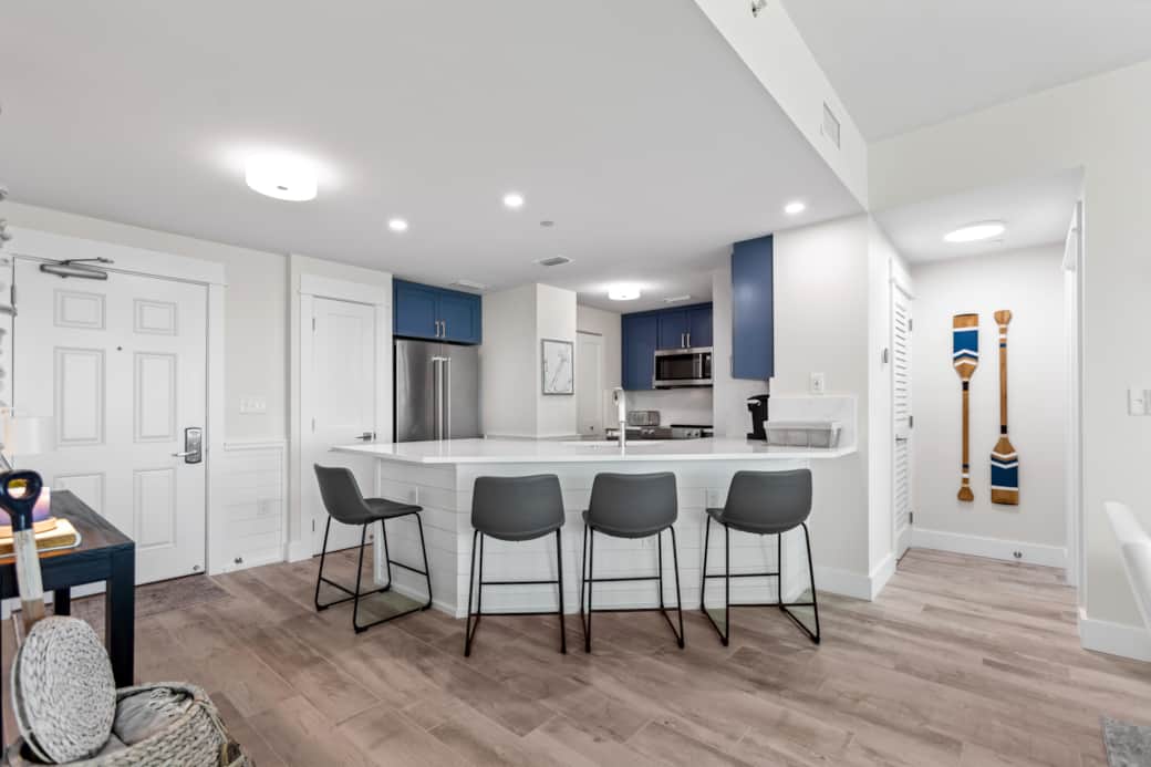 Counter Height Bar in Kitchen