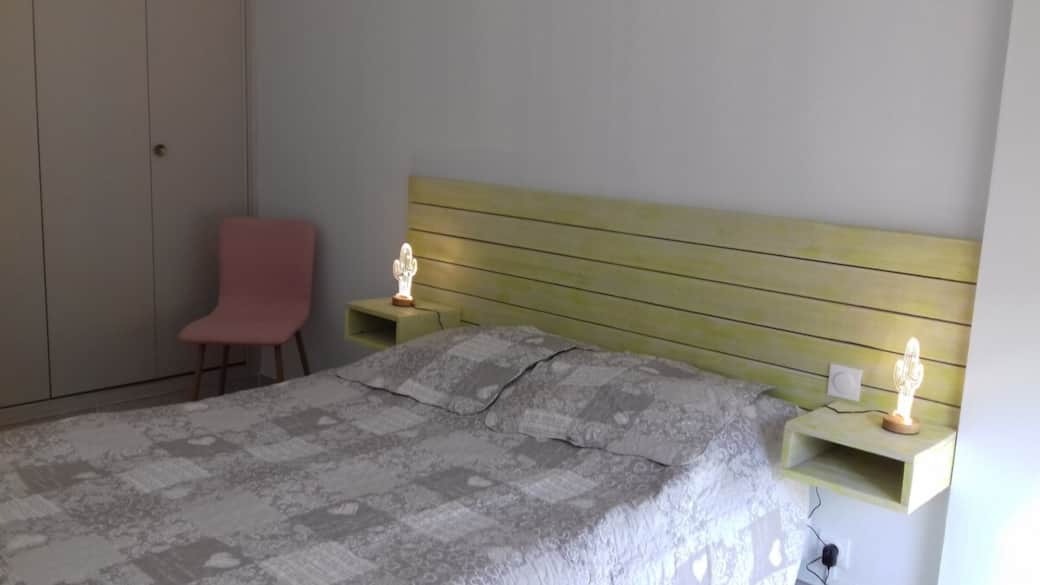 Chambre grise - lit en 140 Chambre grise - lit en 140