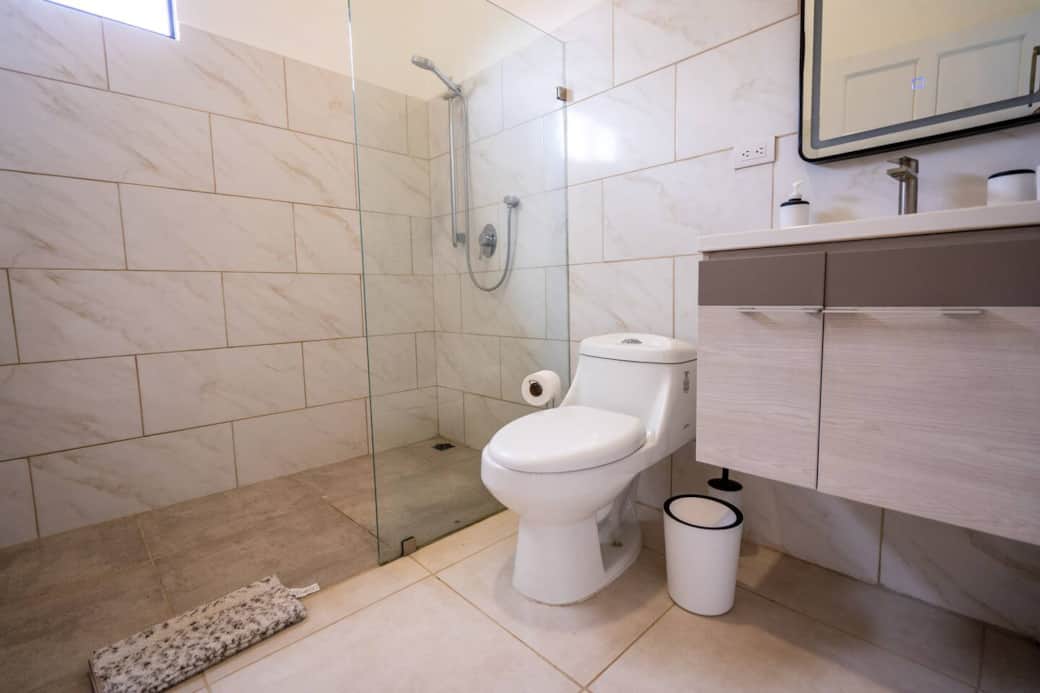 Full Bathroom Full Bathroom