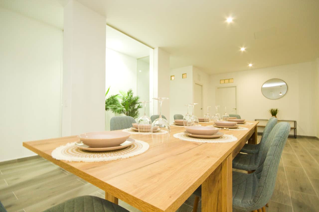 Espace salon et salle à manger de la Casa Vica, logement de vacances pour familles 