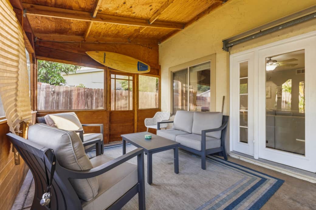 Beautiful screened-in porch/ Living Area