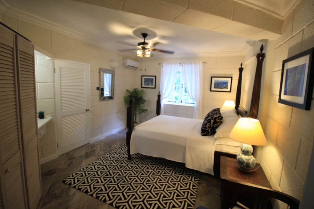 Lower Ground Master Suite (King Size Double)