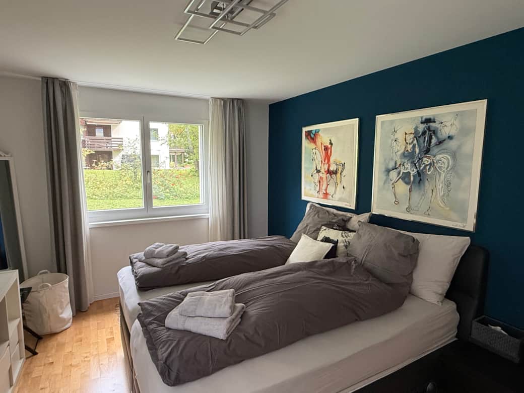 Schlafzimmer 1