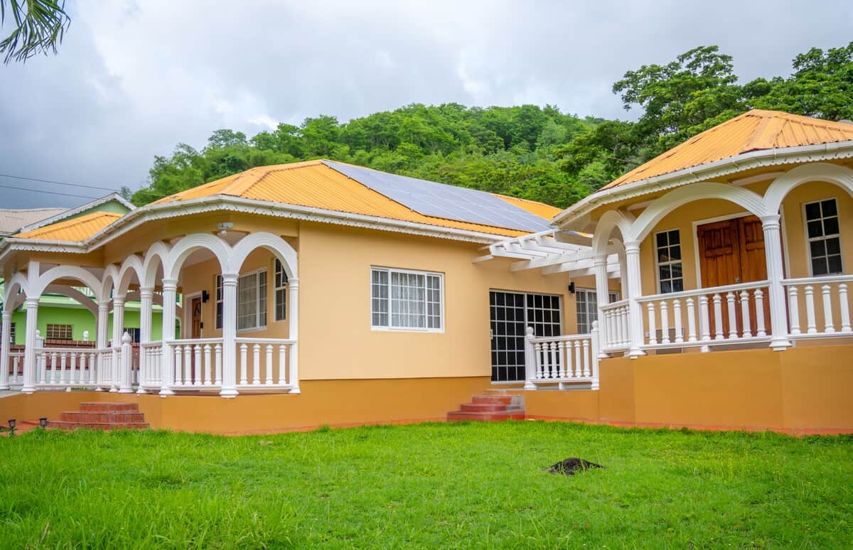 Side profile of Villa del Nique